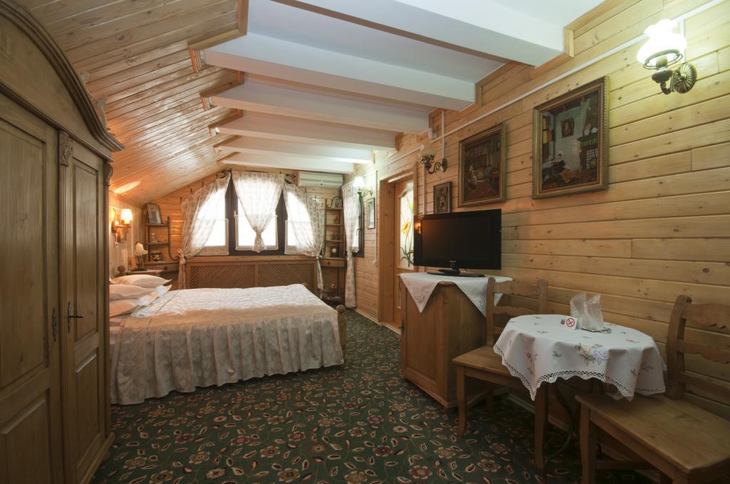 Отель La Marele Moft Слэник Номер фото